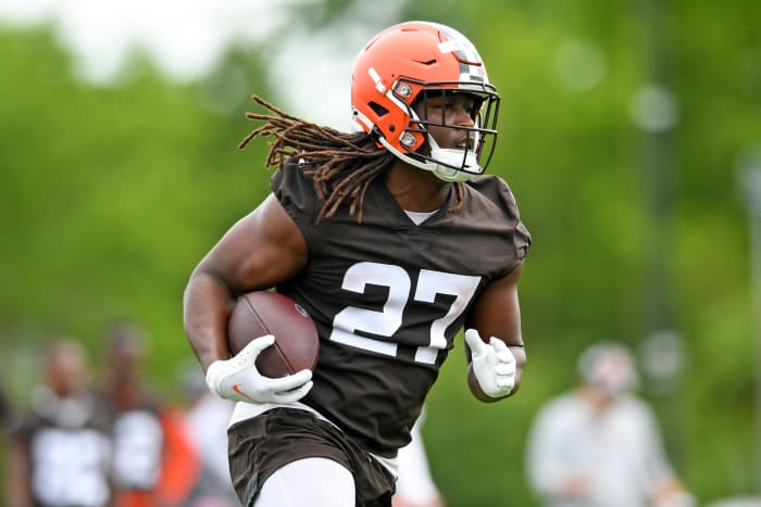 BEREA, OH - MAY 25: Kareem Hunt #27 of the Cleveland Browns runs a drill during the Cleveland Browns OTAs at CrossCountry Mortgage Campus on May 25, 2022 in Berea, Ohio. (Photo by Nick Cammett/Diamond Images via Getty Images)