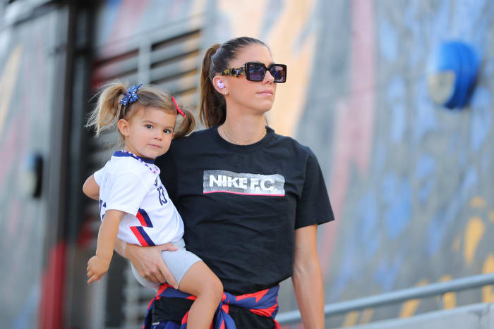 Alex Morgan Shares Adorable Photo With Her Daughter From World Cup ...