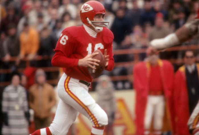 KANSAS CITY, MO - CIRCA 1968: Quarterback Len Dawson #16 of the Kansas City Chiefs drops back to pass against the New York Jets during an NFL football game circa 1968 at Municipal Stadium in Kansas City, Missouri. Dawson played for the Chiefs from 1963-75. (Photo by Focus on Sport/Getty Images)