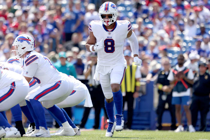 Tight end O.J. Howard goes in motion in a game for the Buffalo Bills.
