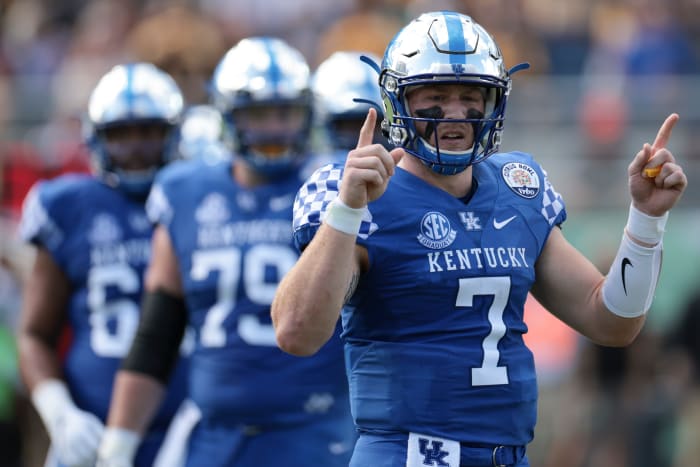 ORLANDO, FLORIDA - JANUARY 01: Will Levis #7 of the Kentucky Wildcats reacts during the first quarter against the Iowa Hawkeyes in the Citrus Bowl at Camping World Stadium on January 01, 2022 in Orlando, Florida. (Photo by Douglas P. DeFelice/Getty Images)