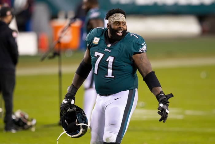 PHILADELPHIA, PA - NOVEMBER 01: Jason Peters #71 of the Philadelphia Eagles reacts after the game against the Dallas Cowboys at Lincoln Financial Field on November 1, 2020 in Philadelphia, Pennsylvania. (Photo by Mitchell Leff/Getty Images)