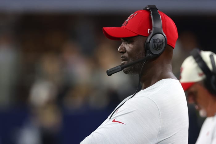 Todd Bowles on the sidelines for the Buccaneers.