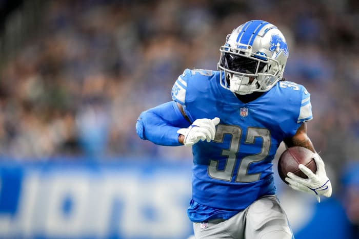 Lions running back D'Andre Swift runs the ball against the Philadelphia Eagles.