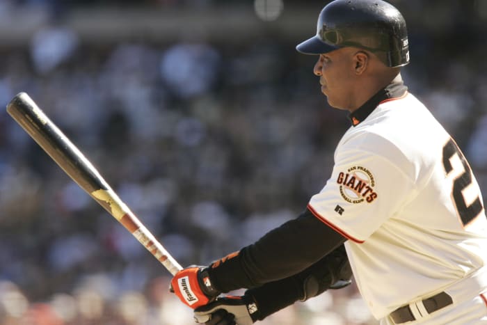 Giants slugger Barry Bonds on the field.