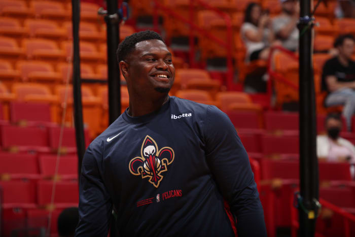 Pelicans big man Zion Williamson looks on the court during warmups.