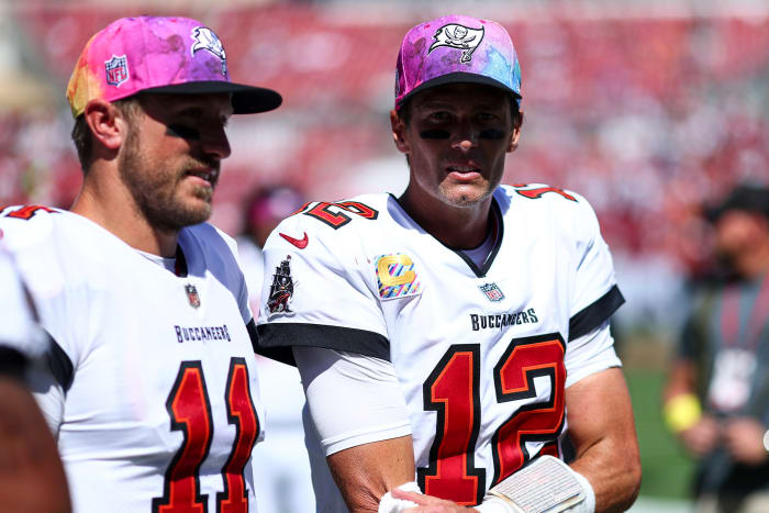Tom Brady's sideline blowup is going viral on social media.