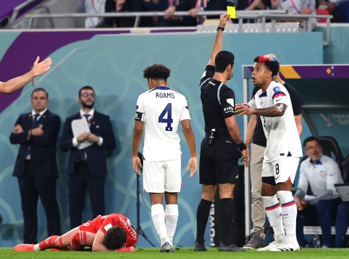 Weston McKennie yellow card referee Abdulrahman Al Jassi