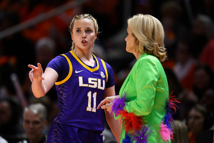 Kim Mulkey S Wild Outfit For Sunday S Game Is Going Viral The Spun What S Trending In The