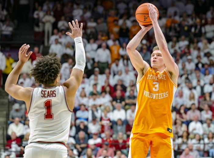 Dalton Knecht Has Classy Message For Tennessee's Coaching Staff - The Spun