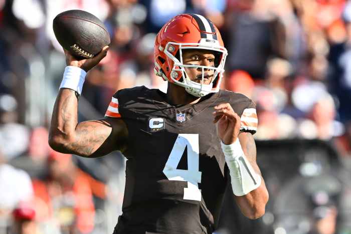 Deshaun Watson Is Getting Booed After Every Incompletion - The Spun