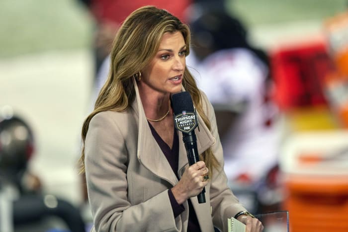 Erin Andrews Shares Behind-The-Scenes Footage Of Her Tunnel Walk - The Spun