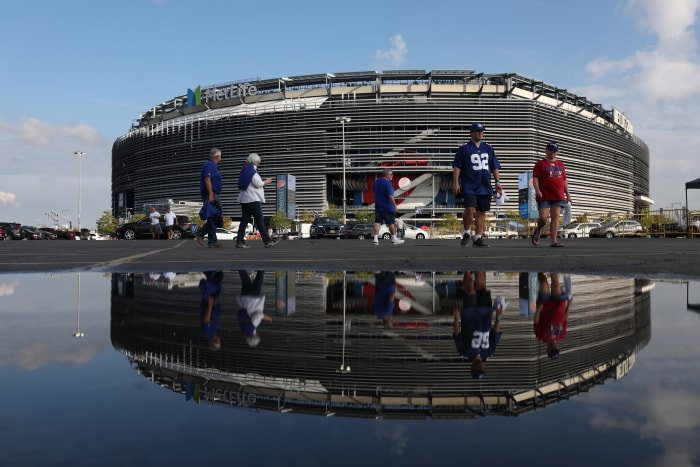 NFL Stadium Looked 'Empty' At Kickoff On Sunday Afternoon - The Spun