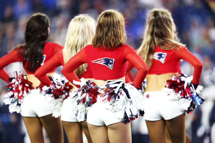 Patriots Cheerleader Went Viral During Sunday Night Football Loss The Spun 0021