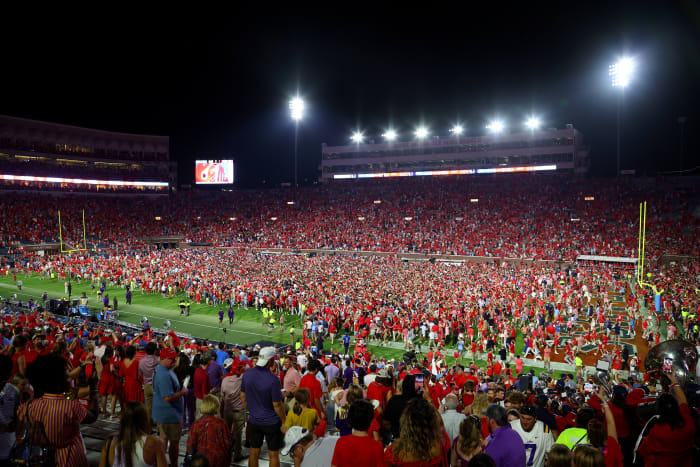 Video Of Security Guard's Hit On Female Ole Miss Fan Goes Viral - The Spun