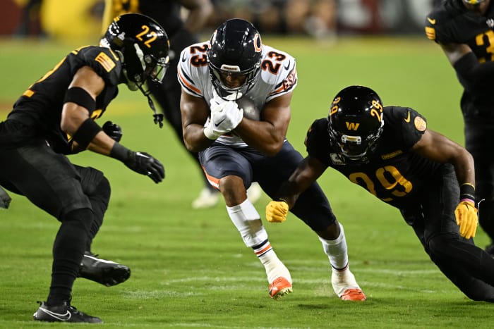 Bears Announce Update On Running Back Roschon Johnson After Concussion ...