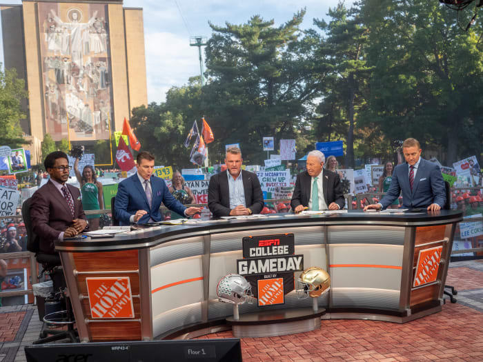 College GameDay Announces Fan Favorite Celebrity Guest Picker The Spun