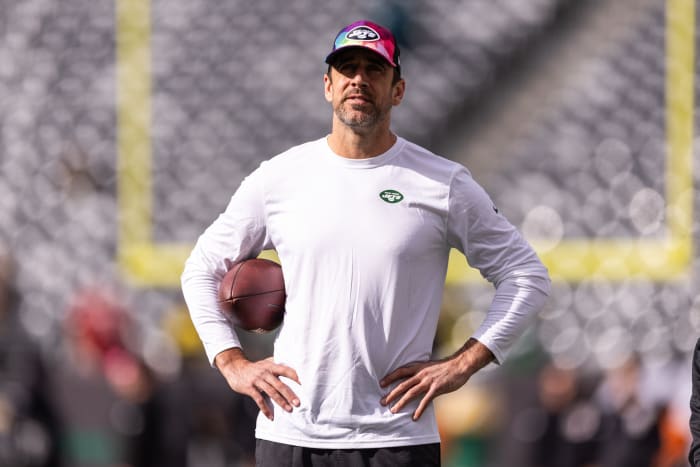 Jets Quarterback Aaron Rodgers Accused Of 'Loving Attention' - The Spun ...
