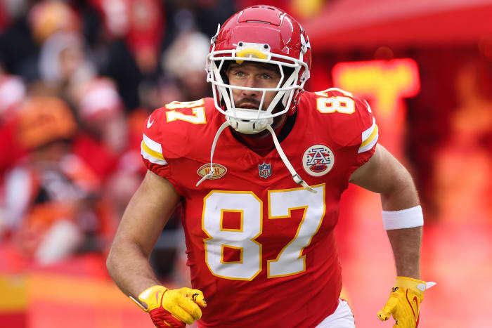 Travis Kelce Reveals New Look At Chiefs Practice On Sunday - The Spun