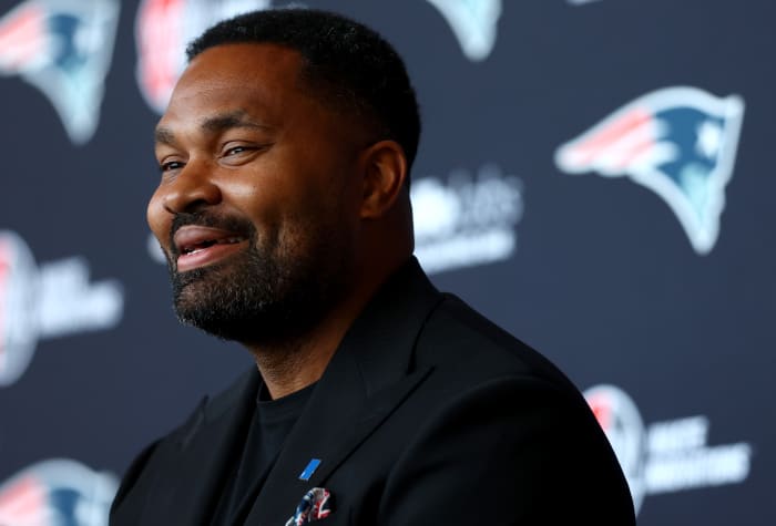Patriots Coach Jerod Mayo Admits He 'Misspoke' About Free Agency - The ...