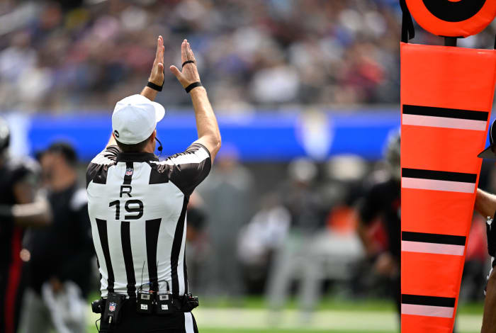 Everyone's Ripping NFL Referees For Terrible Ball Spotting Today - The Spun