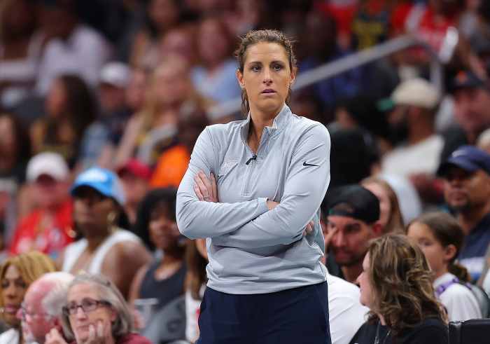 Stephanie White coaching the Fever.