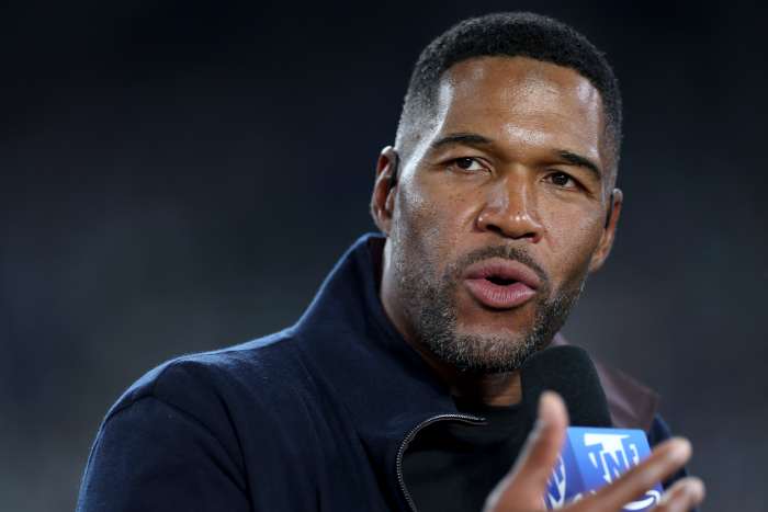 Michael Strahan against Giants.