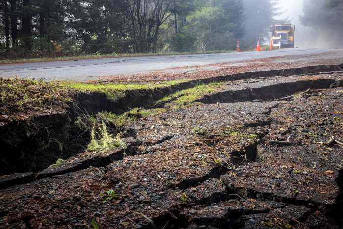 Highest magnitude earthquake canada