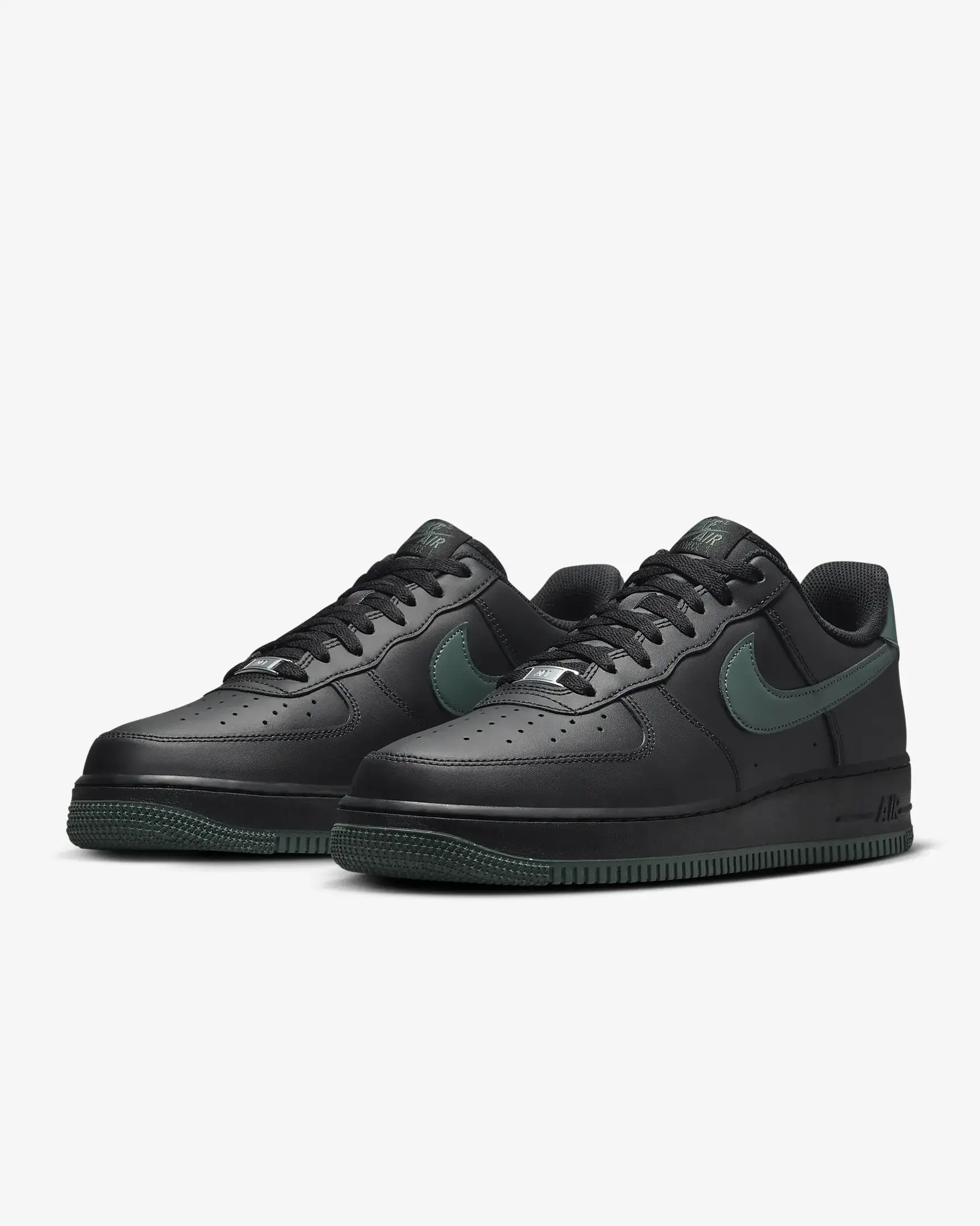 Nike Air Force 1 Flyknit 2.0 Herren Nike's 'Quintessential' Air Force One Shoes Are Currently On Sale For