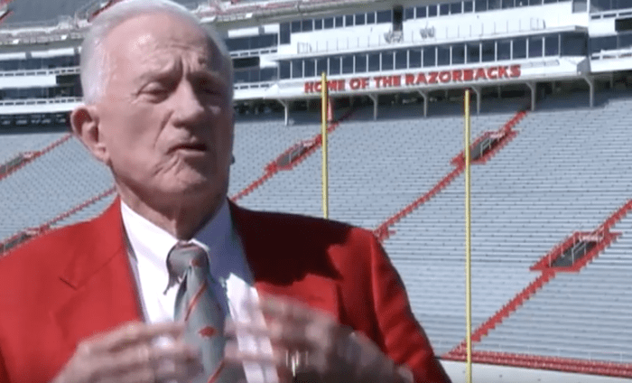 Arkansas Legend Frank Broyles On Hospice Care Following Stroke - The Spun