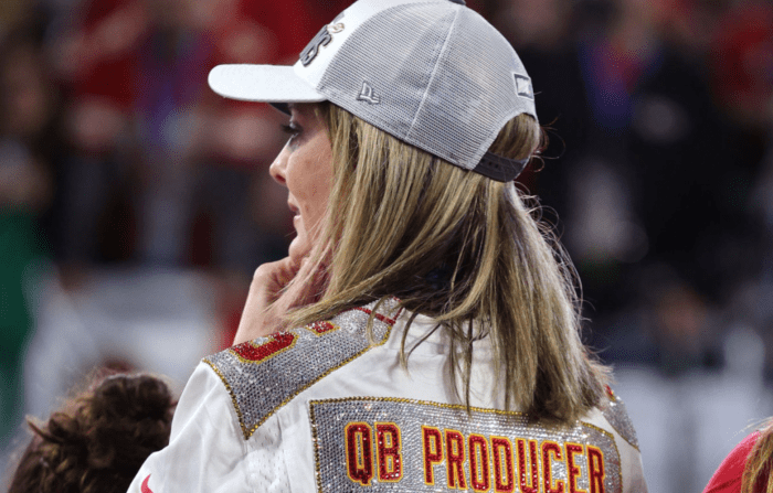 Patrick Mahomes Mom Shares Epic Postgame Selfie With Taylor Swift   Screen Shot 2022 11 14 At 92849 Am 