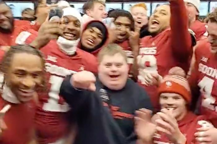 College Football World Reacts To Oklahoma Locker Room Video The Spun