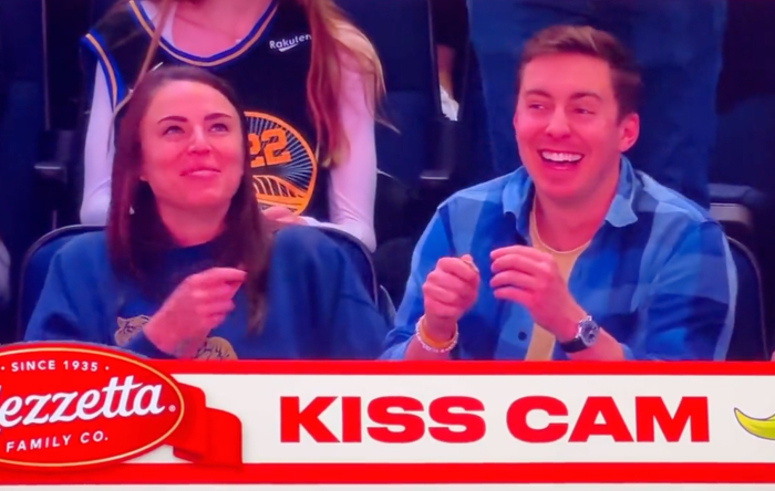 NBA Fan Goes Viral For Her Obscene Gesture On 'Kiss Cam' - The Spun