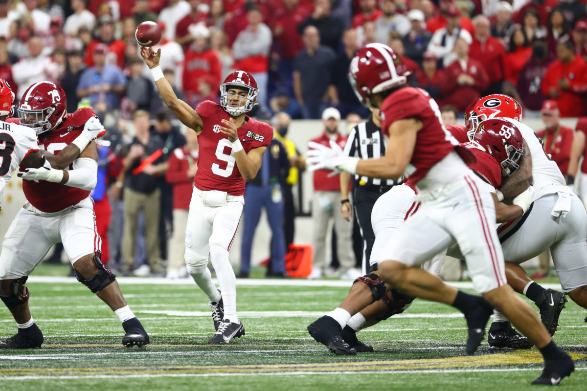 Where does Alabama rank in ESPN's latest CFB power rankings?