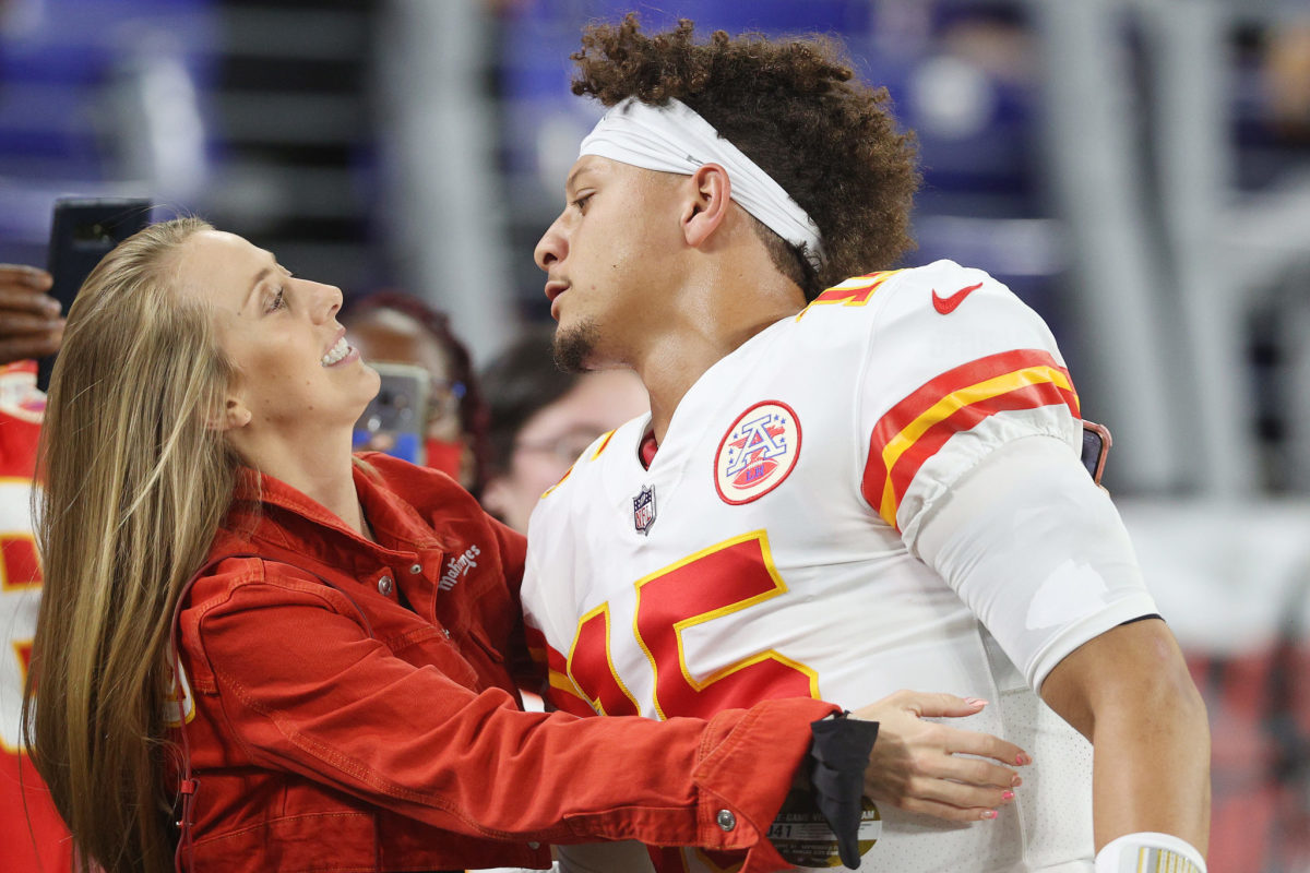 Brittany Mahomes Shares New Photos From Chiefs Practice - The Spun