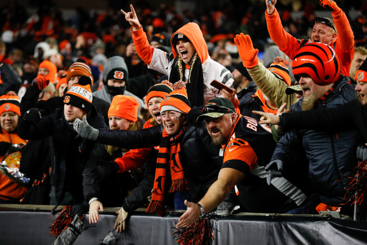 Bengals' bandwagon stuffed with fans who enjoy eating chicken