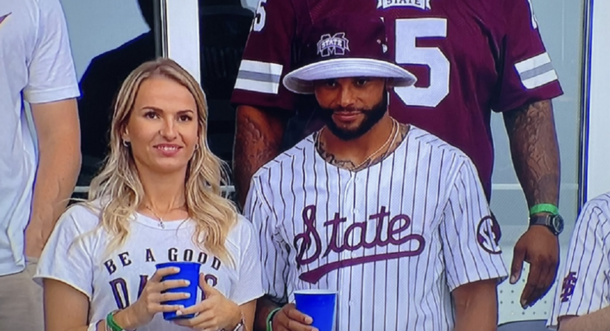 Natalie Buffett supports boyfriend Dak Prescott at Cowboys game