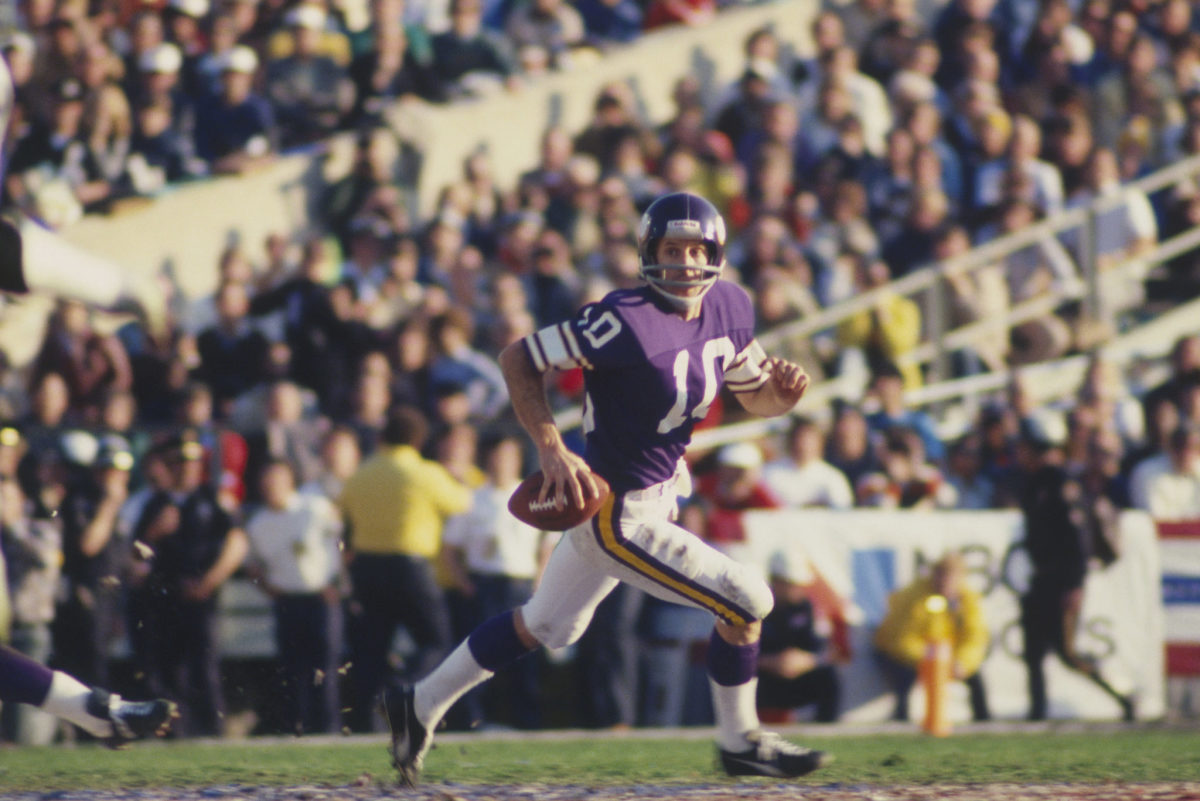 Vikings great Fran Tarkenton 'embarrassed' by decision to allow