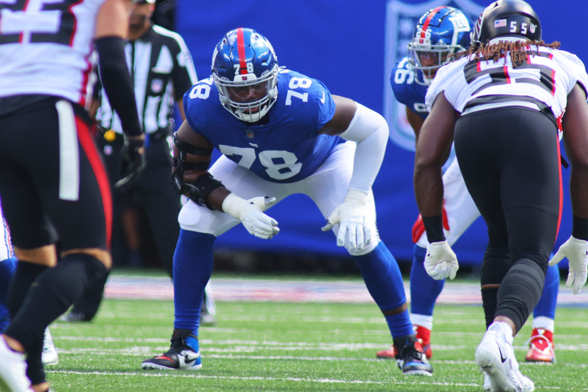 Giants left tackle Andrew Thomas lines up for a snap.