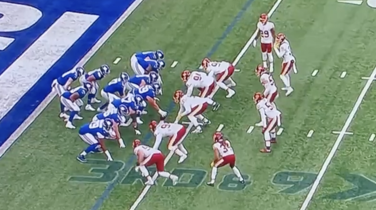 Watch: Giants Run Most Embarrassing Play Of The Year - The Spun