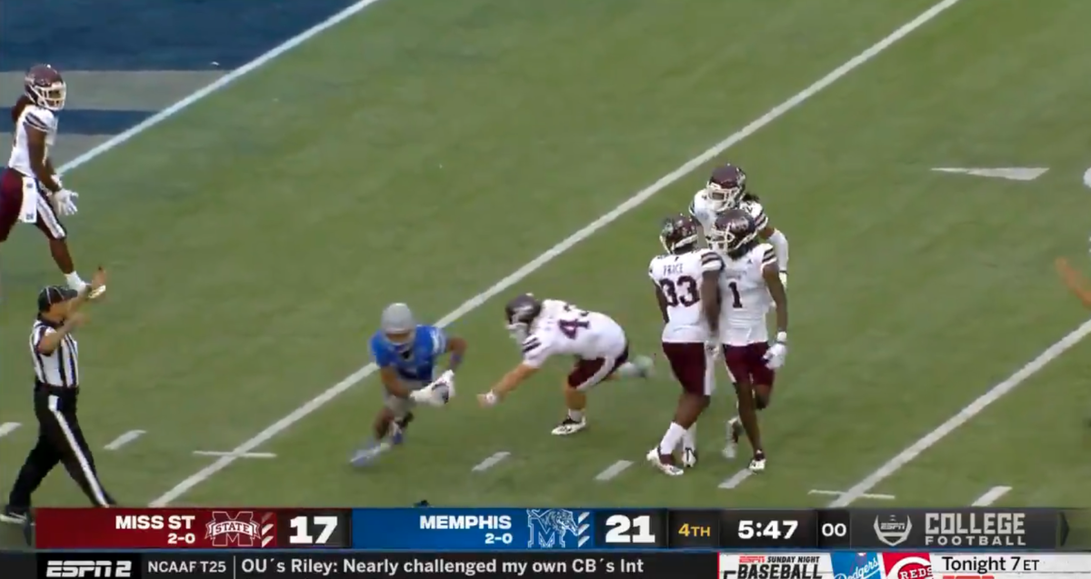 Memphis scores a controversial punt return touchdown vs. Mississippi State.