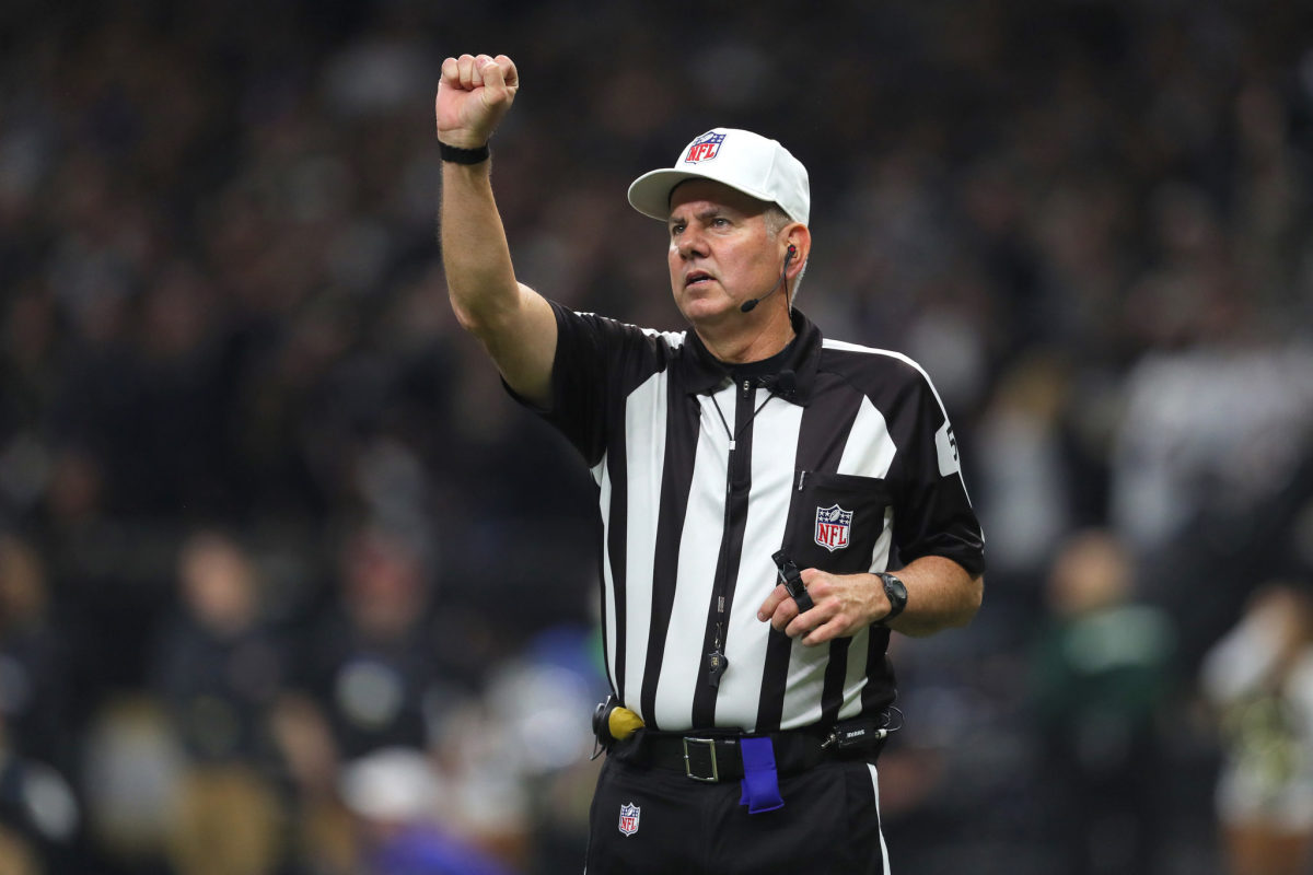 NEW ORLEANS, LOUISIANA - JANUARY 20: Referee Bill Vinovich #52 makes a call in the NFC Championship game between the Los Angeles Rams and the New Orleans Saints at the Mercedes-Benz Superdome on January 20, 2019 in New Orleans, Louisiana. (Photo by Kevin C.  Cox/Getty Images)