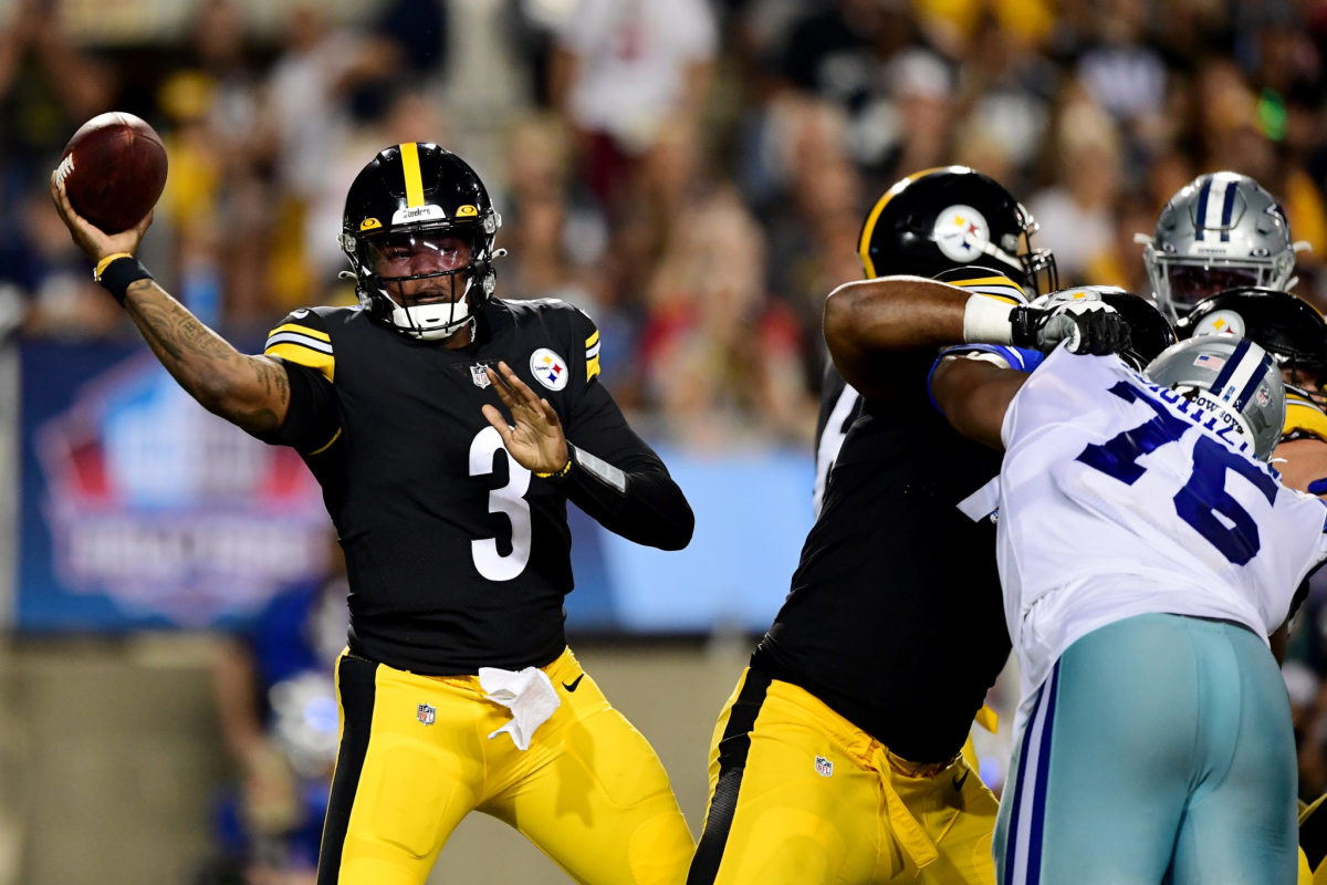 Dwayne Haskins throws a pass against the Dallas Cowboys.