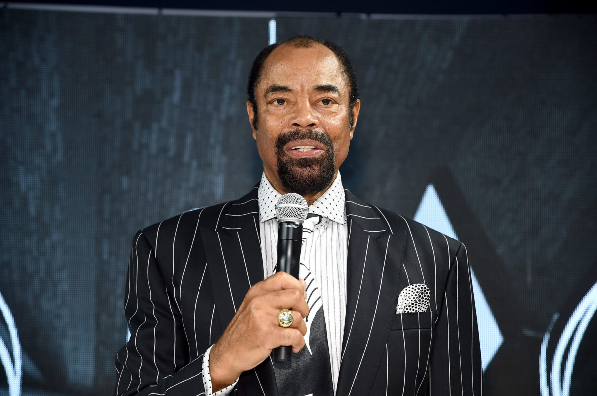 Walt Frazier Makes Retirement Thoughts Clear On 80th Birthday - The Spun