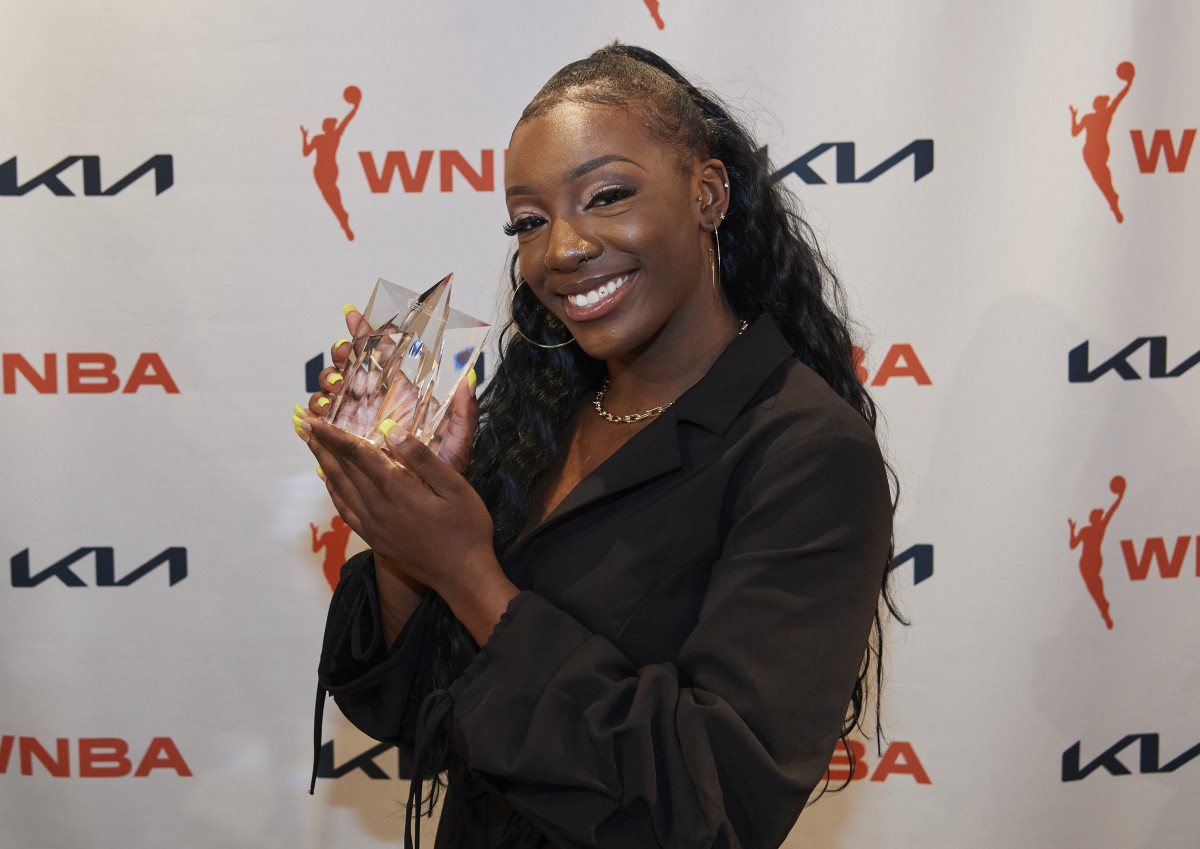 BROOKLYN, NY - NOVEMBER 17:  Michaela Onyenwere of the New York Liberty, winner of the 2021 Kia WNBA Rookie of the Year poses with her trophy on November 17, 2021 at Snipes in Brooklyn, New York. NOTE TO USER: User expressly acknowledges and agrees that, by downloading and/or using this photograph, user is consenting to the terms and conditions of the Getty Images License Agreement. Mandatory Copyright Notice: Copyright 2020 NBAE (Photo by Jennifer Pottheiser/NBAE via Getty Images)