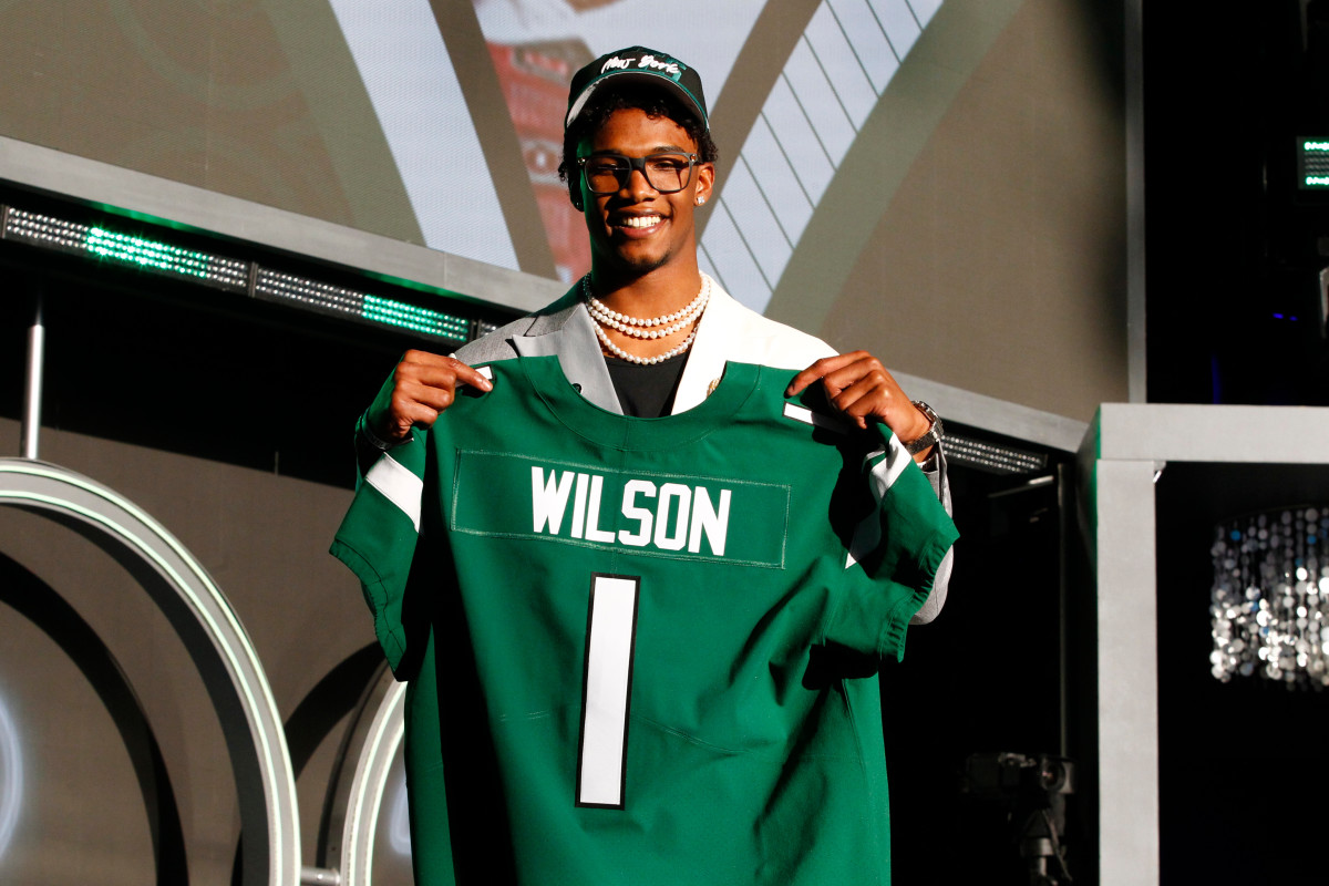 LAS VEGAS, NV - APRIL 28: Garrett Wilson, Ohio State University is selected as the number ten pick by the New York Jets during the NFL Draft on April 28, 2022 in Las Vegas, Nevada. (Photo by Jeff Speer/Icon Sportswire via Getty Images)