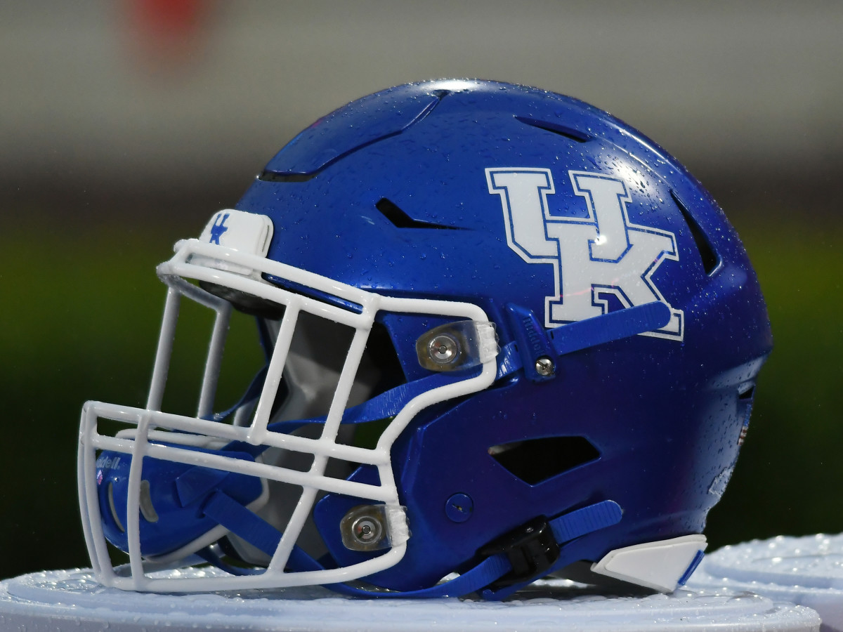 ATHENS, GA - OCTOBER 19: Kentucky Wildcats helmet during the game between the Kentucky Wildcats and the Georgia Bulldogs on October 19, 2019, at Sanford Stadium in Athens, Ga.(Photo by Jeffrey Vest/Icon Sportswire via Getty Images)