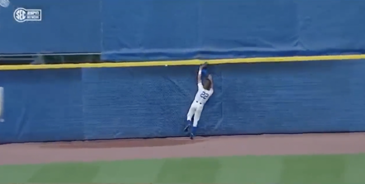 A Kentucky baseball player had a terrifying collision with the wall on Saturday.