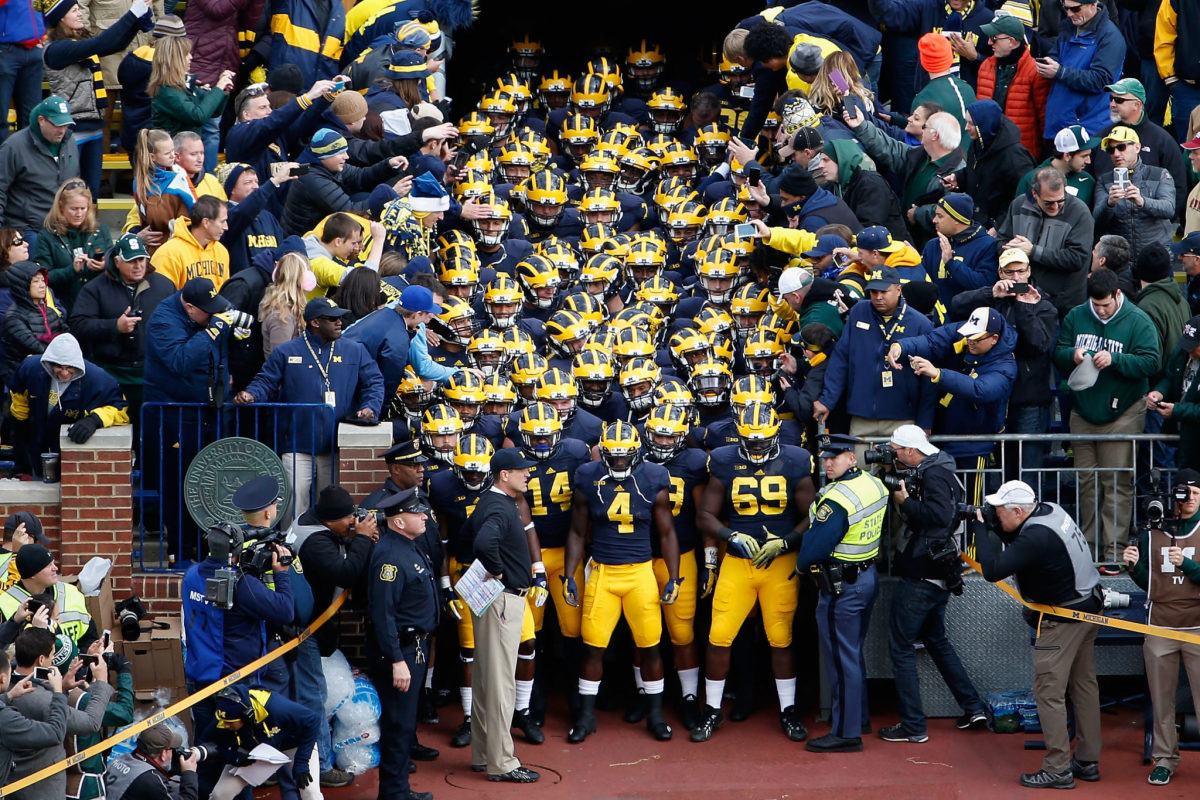 michigan-sideline-reacts-to-scary-mike-hart-situation-the-spun-what