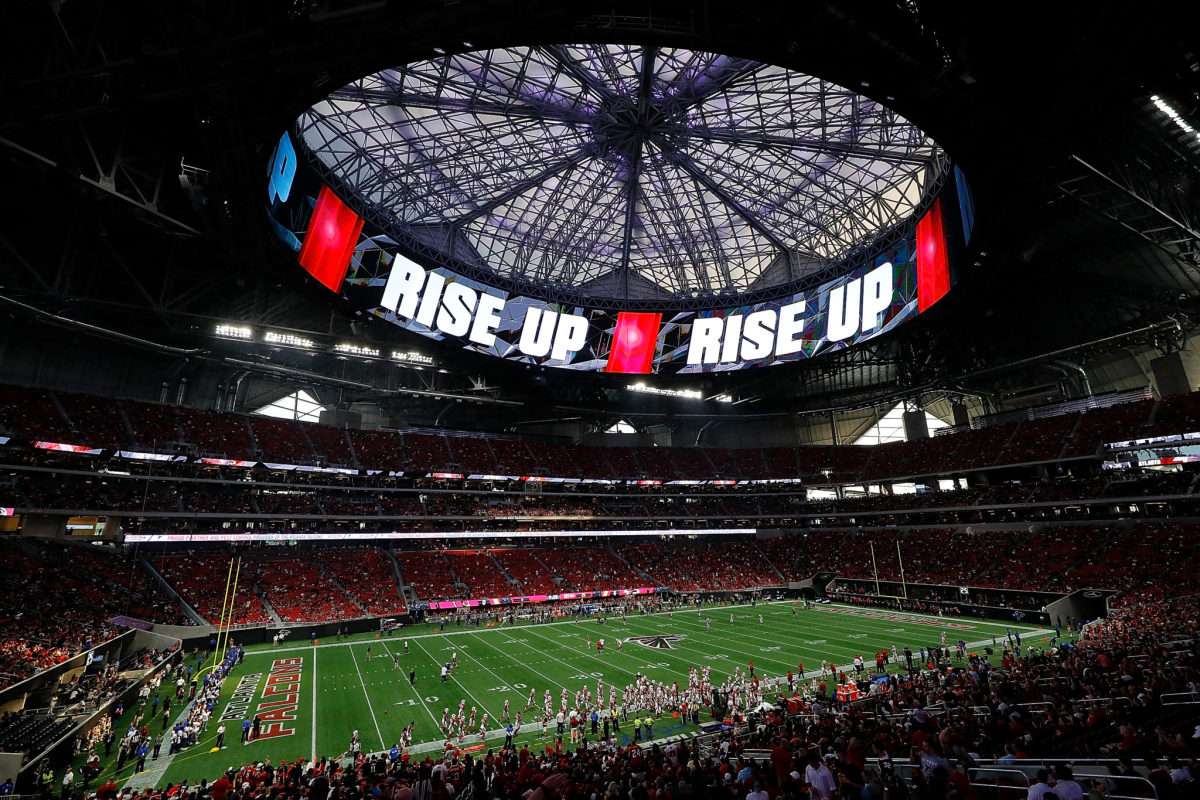 Report The Mercedes Benz Stadium Is Leaking The Spun